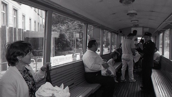 FOTO Z MINULOSTI: Pripomeňte si, ako ste sa kedysi viezli do školy či do práce