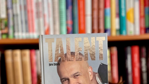 O šoubiznise, celebritách, úspechu a televíznej šou. Talent od Jara Slávika