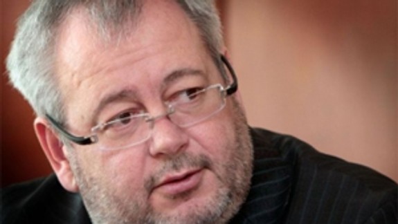 Petržalský starosta Bajan bude dostávať plat nižší o 200 eur