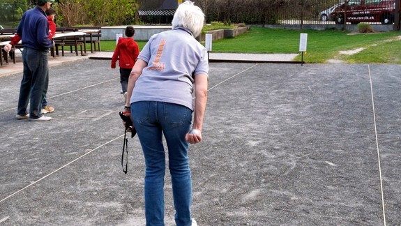 Rozmýšľate, či vyskúšať petang? O obľúbenom športe pre všetkých sme sa rozprávali s trénerkou  Janou Lazarovou