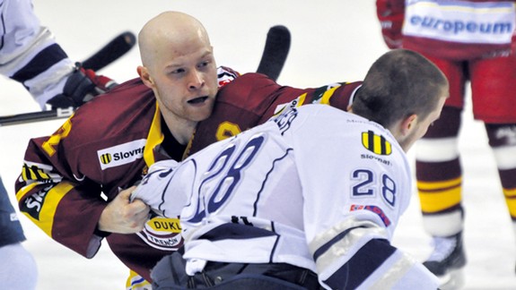 HC Slovan musel bojovať o postup až v siedmom zápase