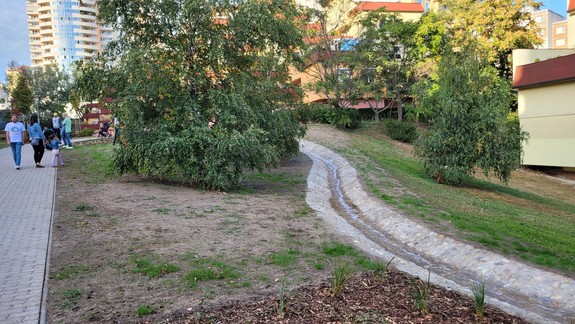FOTO: Unikátny Park Kaskády je už otvorený, cez sídlisko vedie umelý potôčik