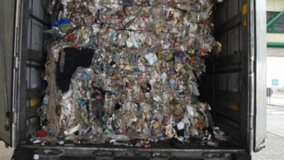 Na hraničnom priechode Čunovo zaistili nelegálny odpad z Talianska