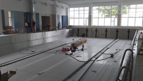 FOTO: Na ZŠ Alexandra Dubčeka finišujú s obnovou plavárne - bude slúžiť aj bratislavskej verejnosti...