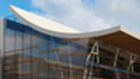 Práce na stavbe nového terminálu idú podľa plánu