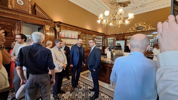 FOTO a VIDEO: Legendárnu Lekáreň u Salvatora otvárajú, bude slúžiť svojmu pôvodnému účelu