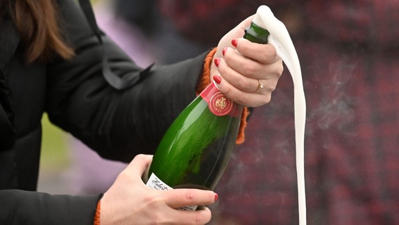 Nový rok privítajte bez alkoholu, vyzývajú odborníčky na závislosti