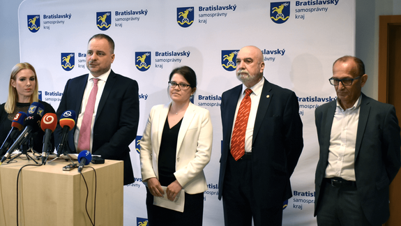 Župan Juraj Droba otvára tému o zriaďovaní záchytiek nielen na území Bratislavského kraja