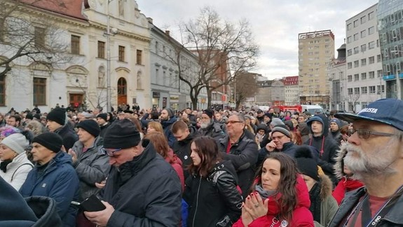 Nespokojní ľudia z kultúrnej obce chystajú v stredu protestné zhromaždenie na Námestí SNP