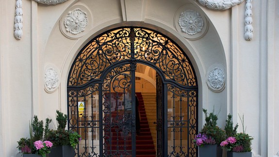 V Slovenskej filharmónii vystúpi nemecko-anglický barytonista Simon Wallfisch