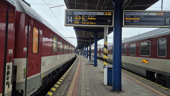Do Trenčína a späť sa cez víkend odveziete vlakom na jeden lístok