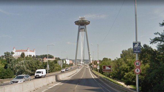 Muž chcel spáchať samovraždu skokom z mosta - mestskí policajti ho zachránili!