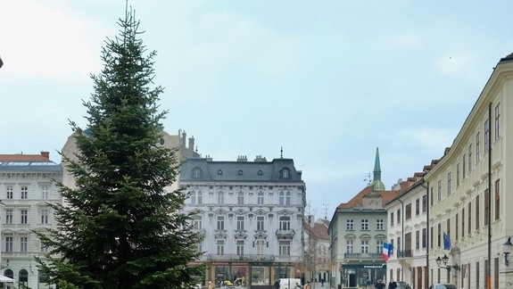 V hlavnom meste naplno zavládne sviatočná atmosféra - dnes otvoria Bratislavské Vianoce