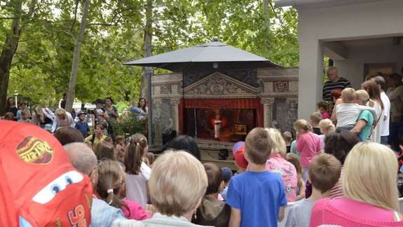 Vítanie staromestských školáčikov v Medickej záhrade