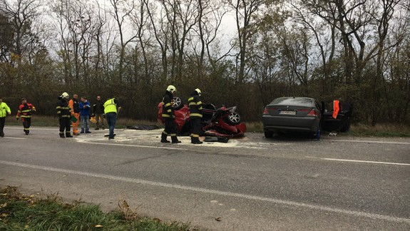 Čelná zrážka na Seneckej ceste: Jeden mŕtvy, jeden zranený