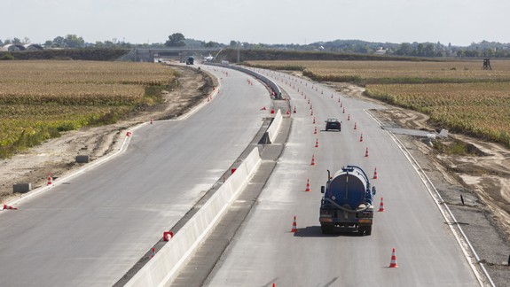 Nákladiak zrazil muža: Na stavbe obchvatu sa stal smrteľný pracovný úraz