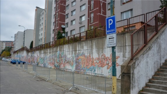 Zaskočení Staromešťania: Parkovisko im zabral súkromník, chce vyberať poplatky