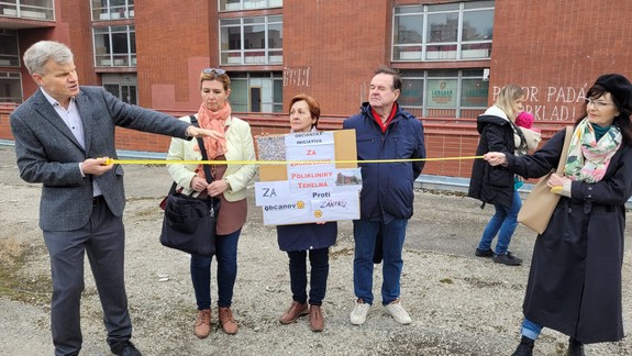 VIDEO: Aktivisti žiadajú zachovanie Polikliniky Tehelná, obrátili sa na ministrov aj samosprávu