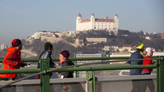Tradícia dodržaná: V Bratislave sa koná 34. ročník Silvestrovského behu cez mosty