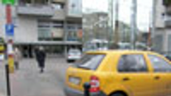 Stĺpiky sú, tie hlavné však stále chýbajú