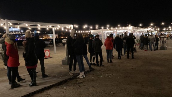 Zimný Tyršák sa ujal: V nedeľu večer sa tu vytvoril takýto rad na vstup