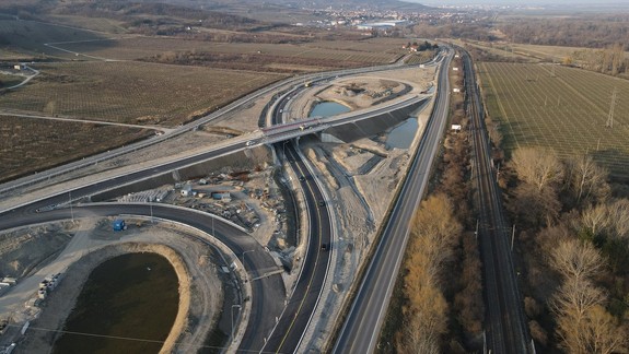 VIDEO: Na obchvate otvorili novú časť diaľničnej križovatky Rača