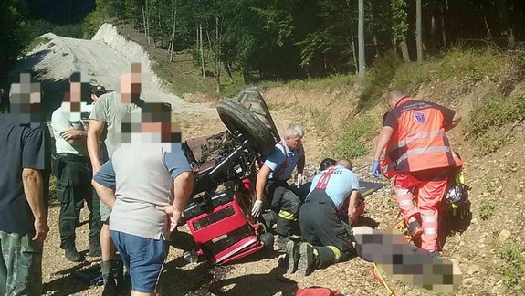 FOTO: Nešťastie na východe - prevrátený traktor v obci Chlmec usmrtil muža