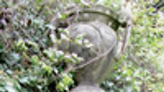 Najstarší náhrobok v meste je z roku 1790