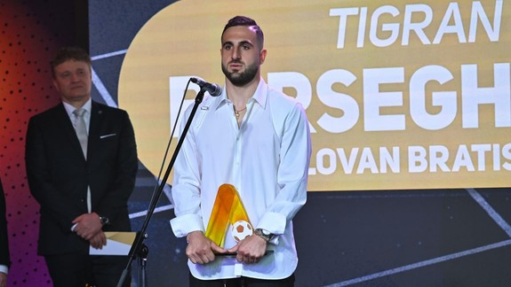 Ocenenia pre Slovan:  Barseghjan je najlepší hráč sezóny, naj trénerom je Vladimír Weiss