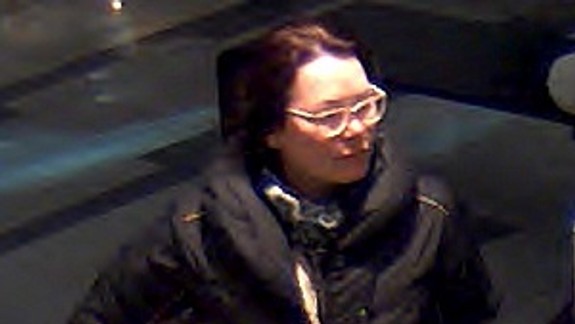 Nepoznáte ju? Policajti zisťujú totožnosť „dámy so psíkom“