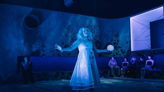 Divadlo Aréna uvádza muzikál Lazarus od Davida Bowieho - hlavnú úlohu dostal výnimočný herec