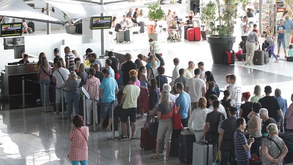 Zaujímavý prieskum: Kde dovolenkujú Slováci a do ktorej krajiny najčastejšie cestujú za oddychom obyvatelia Bratislavského kraja?