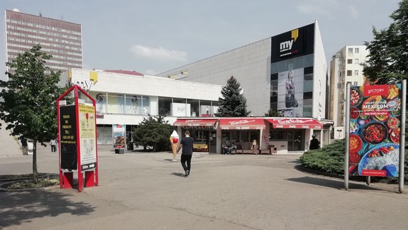 FOTO: Zlodeji na Kamennom námestí ukradli psíka. Policajti sa však v tomto prípade vyznamenali