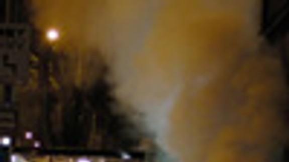 Na Záhradníckej ulici horí opustený dom