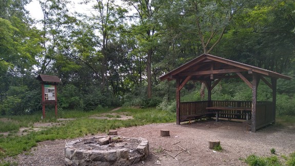 FOTO: Oficiálne ohniská na území Petržalky neexistujú, ale nejaké fleky na opekačku by ste našli...