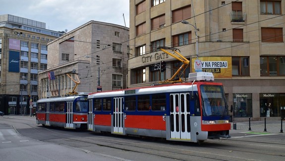 MHD: Do prevádzky sa vracia unikátna električka prezývaná Dubnická pomsta