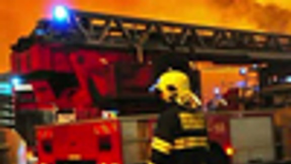 Polícia vyšetruje nočný požiar na Magurskej ulici