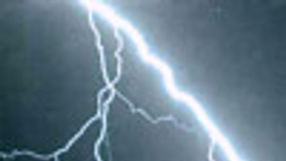 Bratislave v sobotu hrozia vietor, teplo a búrky