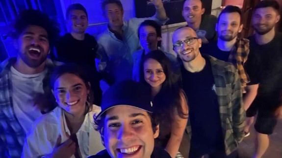 VIDEO: Svetoznámy Youtuber David Dobrík zavítal do Bratislavy - pozrite, aký ošiaľ vyvolal pri Starej tržnici...