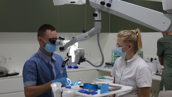 Slovenská komora zubných lekárov radí: Denná starostlivosť o ústnu dutinu je základným pilierom prevencie