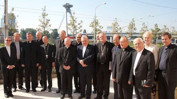 Biskupi povzbudzujú k registrácii tých, ktorí môžu za pápežom prísť