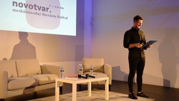 Pre milovníkov literatúry: Vo V-klube sa začína festival Novotvar, vstup je voľný
