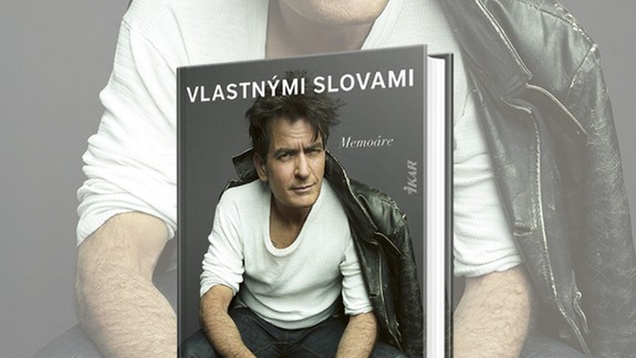 Charlie Sheen bez masky. Vlastnými slovami je divoká jazda Hollywoodom