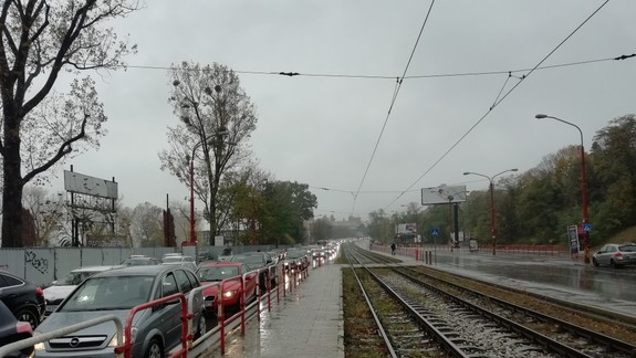 Premávka v Bratislave je spomalená, pomohol k tomu aj dážď