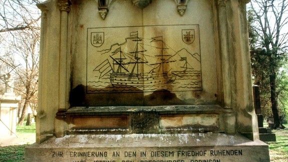 Poznáte ho? Na Ondrejskom cintoríne leží aj cestovateľ a prešporský "Robinson"