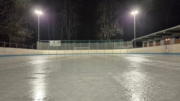 Chcete sa korčuľovať? Možnosť máte aj v krásnom prostredí Zámockého parku v Malackách