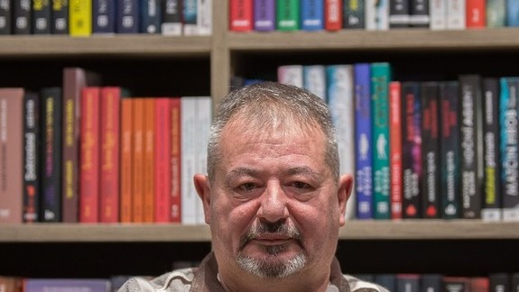 10. detektívka zo série Pôvodný slovenský zločin je o vražde policajta a neznámej mladej ženy