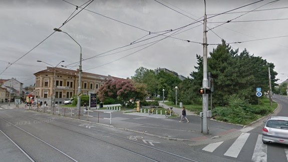 Bojujú ďalej : Aktivisti nesúhlasia s projektom garáží na Kollárovom námestí