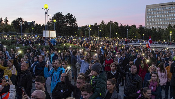 Kováčik odstúpiť! Ľudia opäť demonštrovali Za slušné Slovensko