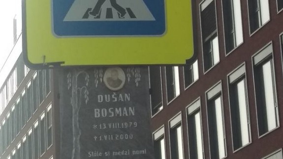 Patria pietne spomienky na ulicu?